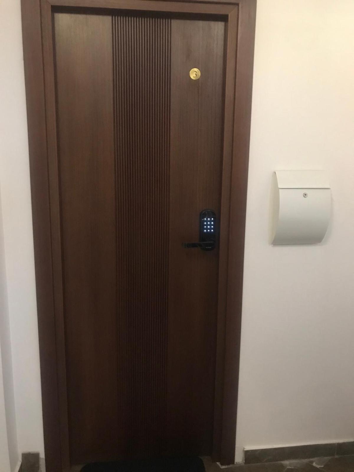 Lilia 3 Self-Check In Apartment With Hot Water Despite Prevention In The Neighborhood, Food And Drink Shop Open Until 10 Pm And Free Parking Area Next Ot 24 Hours Food And Drink Shop And Free Parking Area Sofía Exterior foto