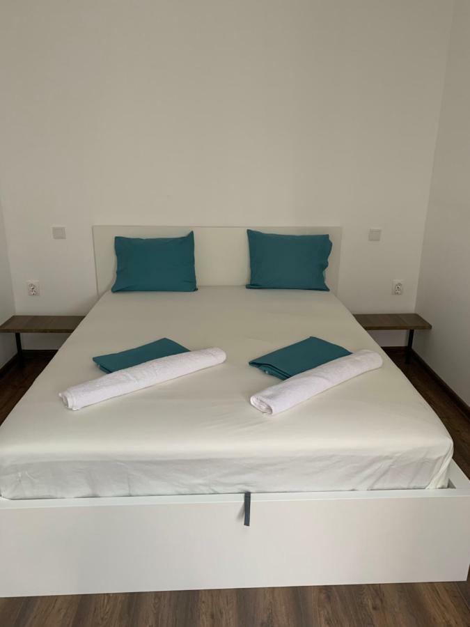Lilia 3 Self-Check In Apartment With Hot Water Despite Prevention In The Neighborhood, Food And Drink Shop Open Until 10 Pm And Free Parking Area Next Ot 24 Hours Food And Drink Shop And Free Parking Area Sofía Exterior foto