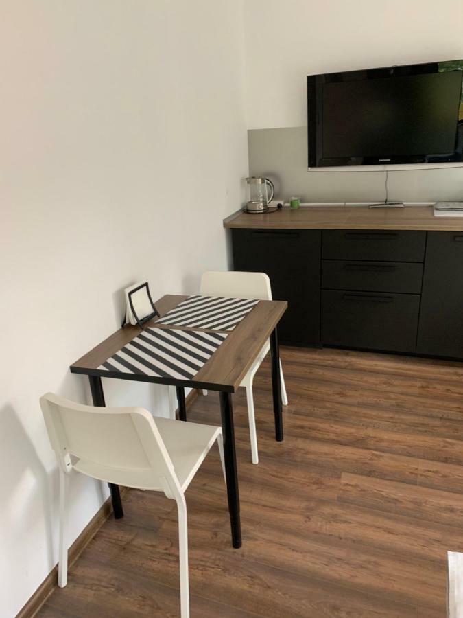 Lilia 3 Self-Check In Apartment With Hot Water Despite Prevention In The Neighborhood, Food And Drink Shop Open Until 10 Pm And Free Parking Area Next Ot 24 Hours Food And Drink Shop And Free Parking Area Sofía Exterior foto