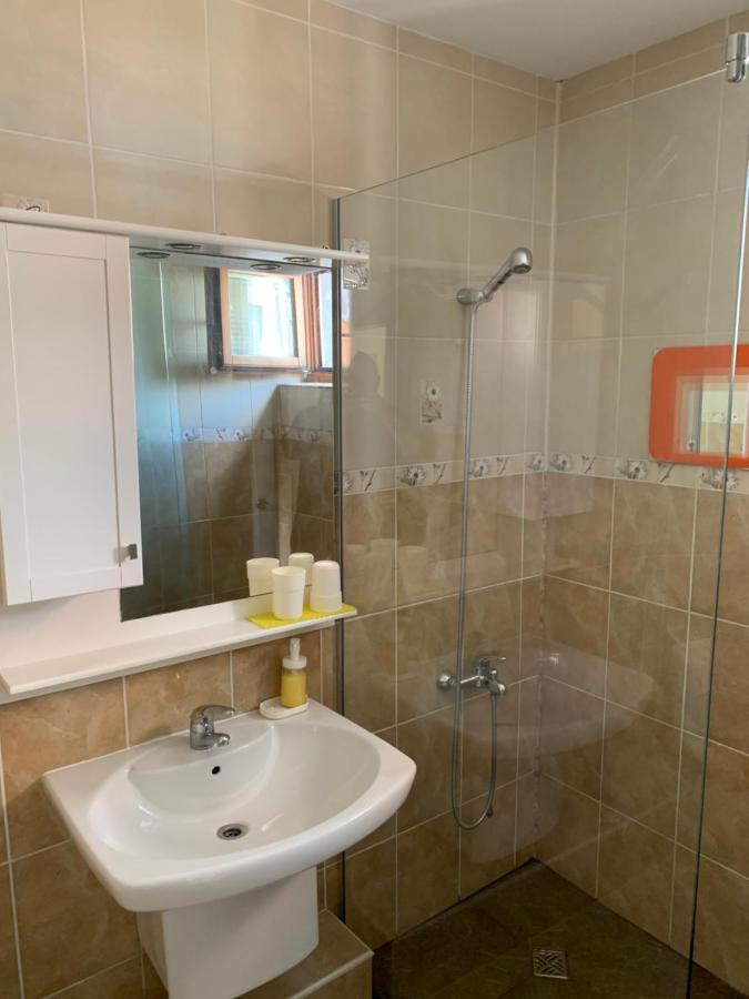 Lilia 3 Self-Check In Apartment With Hot Water Despite Prevention In The Neighborhood, Food And Drink Shop Open Until 10 Pm And Free Parking Area Next Ot 24 Hours Food And Drink Shop And Free Parking Area Sofía Exterior foto